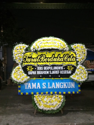 Papan Bunga Duka di Pujut